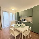 דירה Olive I At Groundfloor With Balcony *