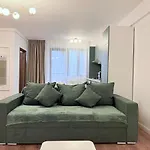 Olive I At Groundfloor With Balcony * Bukarest
