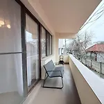 アパート Olive I At Groundfloor With Balcony *