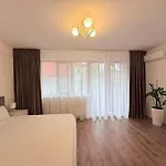 Olive I At Groundfloor With Balcony Apartman Bukarest