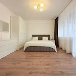Olive I At Groundfloor With Balcony Apartman *