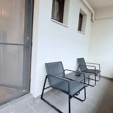 Olive I At Groundfloor With Balcony Appartamento