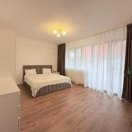 Olive I At Groundfloor With Balcony Apartment *