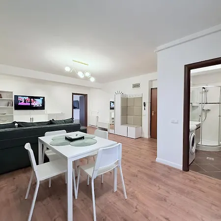 Olive I At Groundfloor With Balcony Apartment *