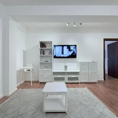 Olive I At Groundfloor With Balcony Appartamento Bucarest