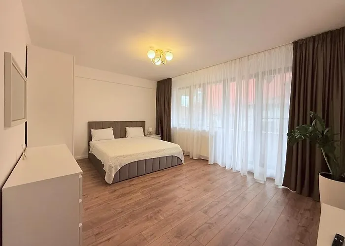 Olive I At Groundfloor With Balcony Apartment *