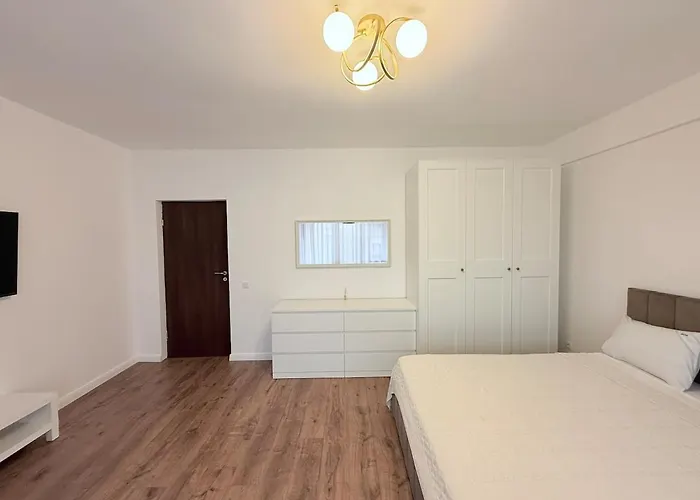 Olive I At Groundfloor With Balcony Apartment *