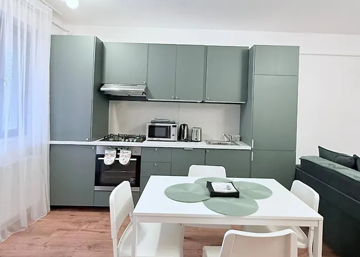 Olive I At Groundfloor With Balcony Apartment *