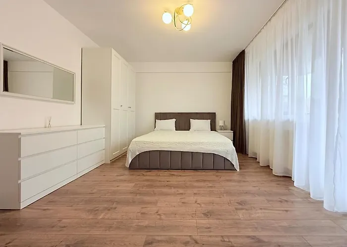 Olive I At Groundfloor With Balcony Apartment *