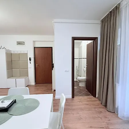 Olive I At Groundfloor With Balcony Bucarest