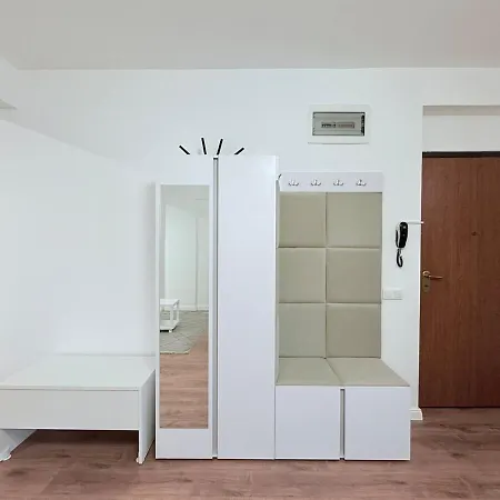 Olive I At Groundfloor With Balcony Apartamento Bucarest
