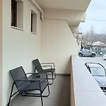 Olive I At Groundfloor With Balcony *